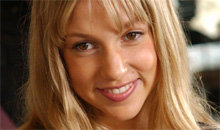 deg_emma_season4_220x130.jpg